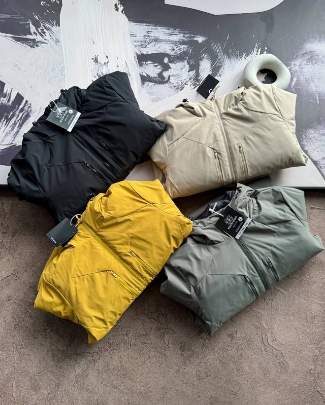 上新 可隆Kolon Sport 3L 防风保暖长袖羽绒棉连帽外套 在售价：3860 可隆2025柜子最新款男女情侣款连帽棉服！ 柜子买来开版，打板就24处，务