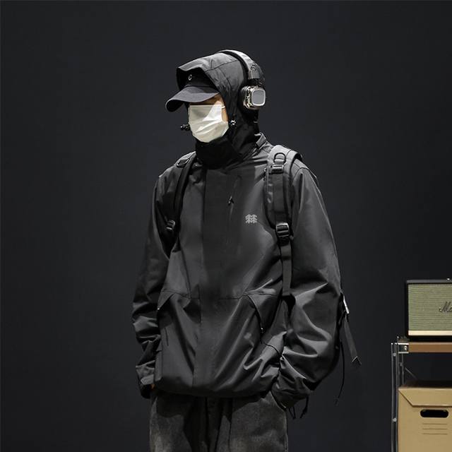 可隆 Kolon连帽冲锋衣夹克外套 25年新款，专柜同步新品！高品质的货！ 喜欢的千万别错过。 可隆柜子同步款！ 贸易公司出口订单货，可隆冲锋衣防水夹克外套 这