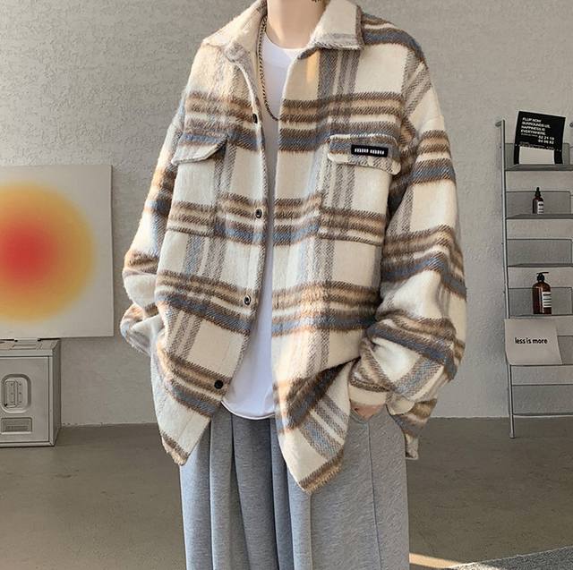 Lululemon 露露夹克衬衫外套 男女同款 露家的磨毛条纹夹克真的绝了!吊打拉夫家!既有老钱风的感觉,又能给你自由舒适休闲风的舒适度! 手感细腻自然!亲肤舒 Lululemon 露露夹克衬衫外套 男女同款 露家的磨毛条纹夹克真的绝了!吊打拉夫家!既有老钱风的感觉,又能给你自由舒适休闲风的舒适度! 手感细腻自然!亲肤舒