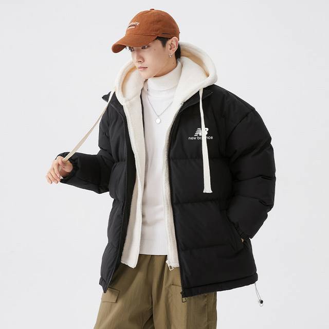 New Balance 新百伦海外限定假两件羽绒棉服外套，男女同款，独家爆款，冬季衣橱必备的一款人气棉衣， 上身超级好看！ 纯天然手塞羽绒棉填充，每个部分充棉饱