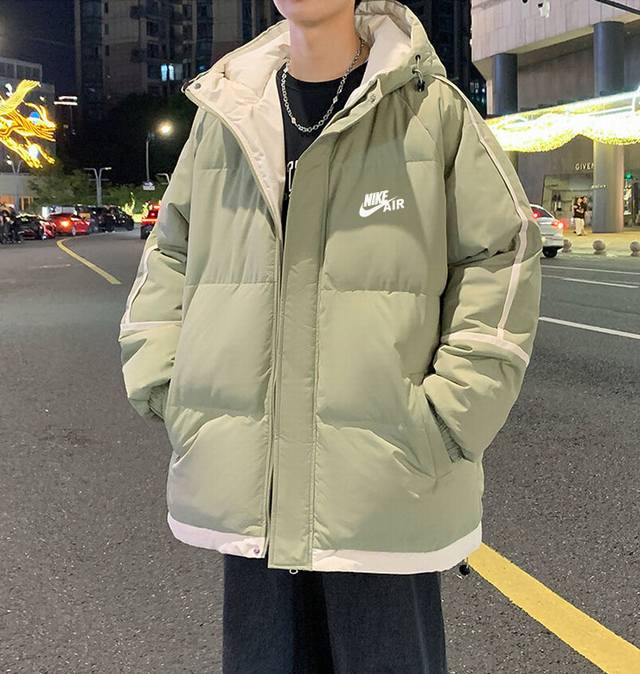 上新 Nike耐克连帽棉服 棉衣外套棉服 保暖锁风 御寒防风 舒适透气 耐磨耐刮 经典大方百搭 版型宽松 超级耐看超级厚实的炸街棉服 抗风保暖又好看 多色都超级