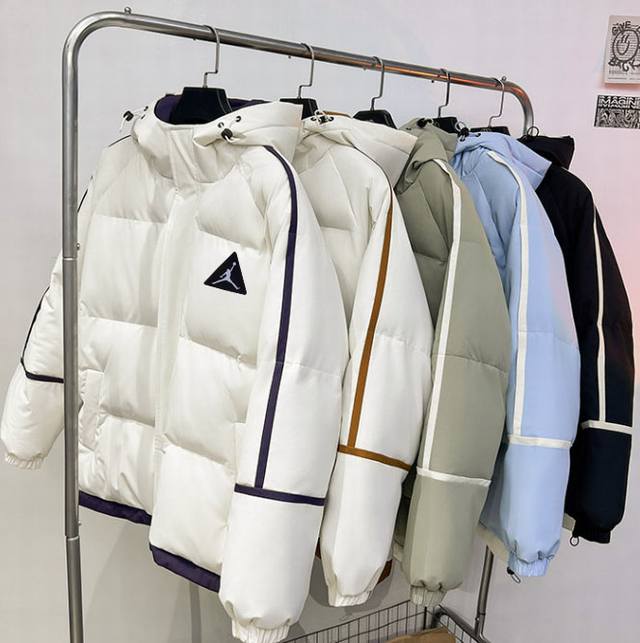 上新 Air Jordan乔丹冬季新款⑤色 棉衣外套 织带拼接设计 休闲简约连帽百搭棉衣 胸前刺绣Logo点缀增添设计 此刻外套上身回头率满满 简单干净又百搭~