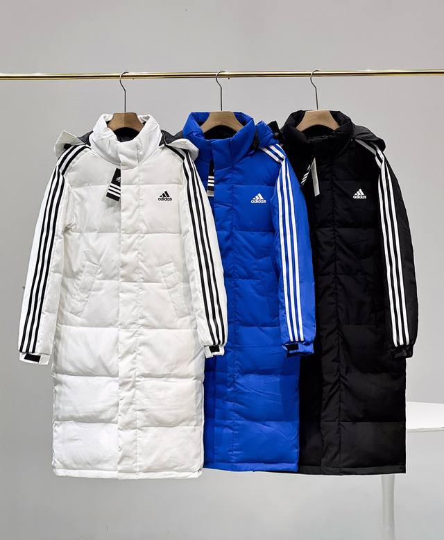 新款Adidas阿迪达斯专柜长款羽绒服，80%白鸭绒，20%羽毛， 年冬季Adidas阿迪达斯男女情侣款中长款连帽羽绒服，超级保暖效果贼好，今年冬天一定冷！加厚