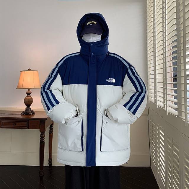 上新 The North Face Tnf北面 24Fw冬季海外版专柜限定撞色拼接魔术扣连帽羽绒棉服面包服棉衣外套 北面专柜最新系列，采用多重撞色拼接设计，再融