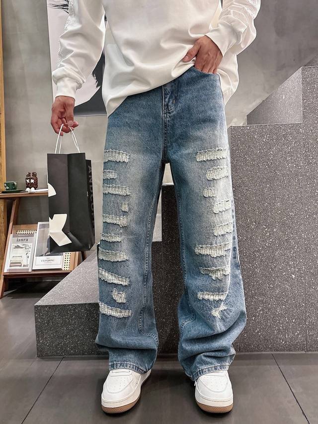 裤子 克罗心限定手工磨破 拼皮洗水牛仔裤 迈阿密限定牛仔裤,整件的十字皮是由手工去车的_区别刺绣版本,重磅的一款面料 厚度适中且有质感,中古金属银标装饰,牛仔埋 裤子 克罗心限定手工磨破 拼皮洗水牛仔裤 迈阿密限定牛仔裤,整件的十字皮是由手工去车的_区别刺绣版本,重磅的一款面料 厚度适中且有质感,中古金属银标装饰,牛仔埋