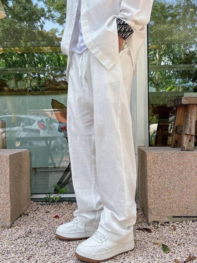 裤子 D家 老钱风 棉麻衬衫 具有透气、吸湿、环保等特点，上身 舒适 气质拉满，男女同款。 颜色:黑色 白色 码数: M~3Xl 款号:3762