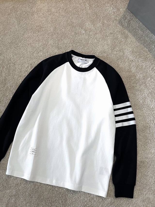 衣服 Tb*套装最新有致系列,简约大气的设计气质感爆棚,潮男潮女们必备单品! 采用客供独家进口定制面料,面料表面非常有质感显而易见,顶级洗水工艺,触感软糯滑腻亲  衣服 Tb*套装最新有致系列,简约大气的设计气质感爆棚,潮男潮女们必备单品! 采用客供独家进口定制面料,面料表面非常有质感显而易见,顶级洗水工艺,触感软糯滑腻亲