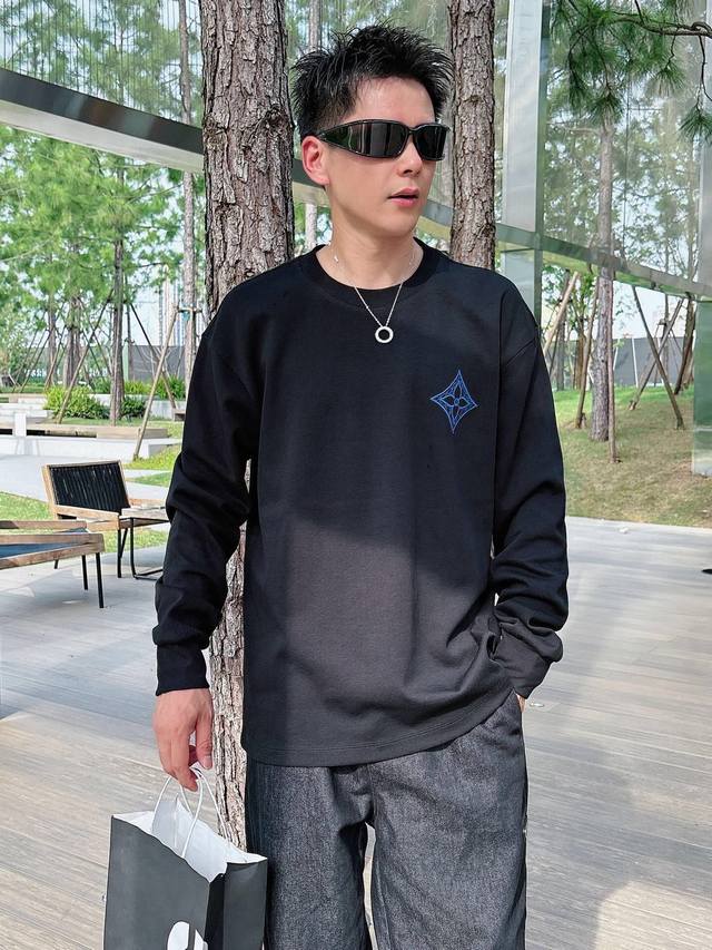 驴家 新款首发专柜最新款长袖 高端订制 设计前卫时尚！品牌Logo重工艺设计刺绣。高端定制新疆棉 手感柔软.穿着舒适.专柜级别精致车线.做工精细.上身效果无敌帅