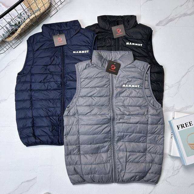 Mammut猛犸象Whitehorn男士轻盈舒适保暖棉羽马甲 轻量、透气 人体工学接缝,较大程度减少摩擦,柔软而舒适 立体裁剪、活动自如 正肩版型、简约百搭 休  Mammut猛犸象Whitehorn男士轻盈舒适保暖棉羽马甲 轻量、透气 人体工学接缝,较大程度减少摩擦,柔软而舒适 立体裁剪、活动自如 正肩版型、简约百搭 休