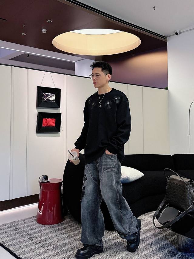 衣服 ,裤子 。Chrome Hearte 克罗心 Ch Ss新款 十字架马蹄克罗心梵文 立体贴布秀工艺。双面棉双纱汗布面料,同缸定染特种加粗32支双股1X1螺  衣服 ,裤子 。Chrome Hearte 克罗心 Ch Ss新款 十字架马蹄克罗心梵文 立体贴布秀工艺。双面棉双纱汗布面料,同缸定染特种加粗32支双股1X1螺