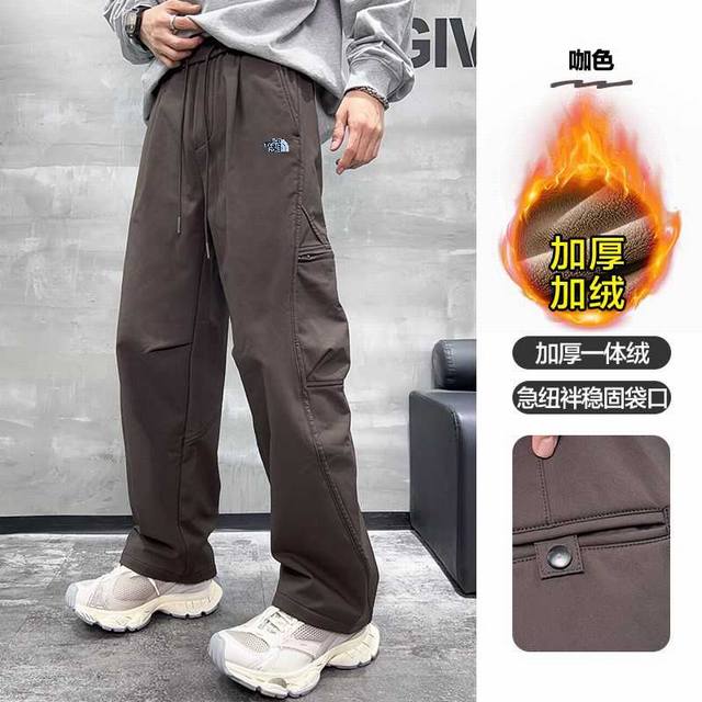 加绒加厚 The North Face 北面冬季加绒加厚多袋同色拼接全棉束脚户外高级工装裤。 这款裤子绝对是衣柜里最出色的一款，绝对超高品质，绝对让你爱不释手。