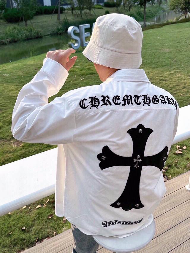 Chrome Hearts 克罗心 皮十字 拼皮刺绣 衬衫外套 Os版型 男女都可驾驭!面料使用斜纹纱卡全棉面料!纹路清晰流畅,不易起皱,不褪色! 绣花工艺复杂  Chrome Hearts 克罗心 皮十字 拼皮刺绣 衬衫外套 Os版型 男女都可驾驭!面料使用斜纹纱卡全棉面料!纹路清晰流畅,不易起皱,不褪色! 绣花工艺复杂
