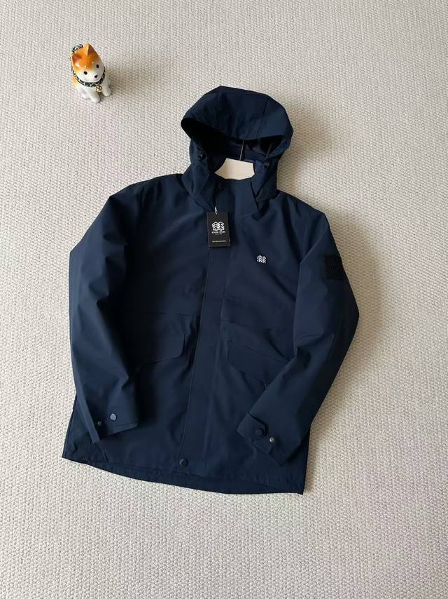 冲锋衣细节图。 ,报单款号10294。 暴躁来袭!这个是真狠货! Kolon Sport 可隆 2级防泼水 防风 男女户外三合一冲锋衣羽绒服。 此款三合一羽绒服  冲锋衣细节图。 ,报单款号10294。 暴躁来袭!这个是真狠货! Kolon Sport 可隆 2级防泼水 防风 男女户外三合一冲锋衣羽绒服。 此款三合一羽绒服