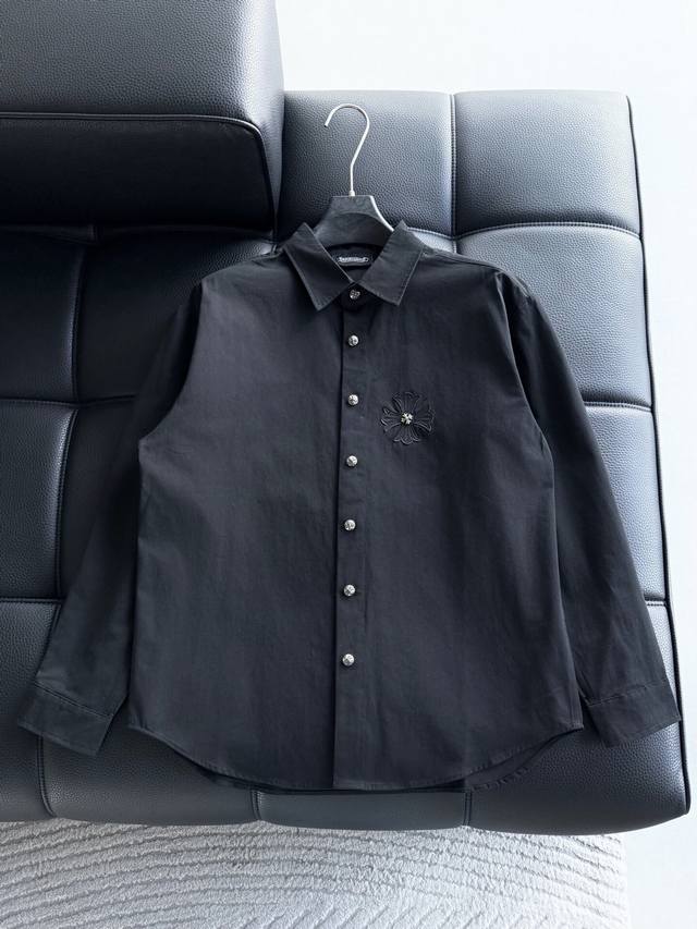 上衣 Chrome Hearts 克罗心 皮十字 拼皮刺绣 衬衫外套 Os版型 男女都可驾驭!面料使用斜纹纱卡全棉面料!纹路清晰流畅,不易起皱,不褪色! 绣花工  上衣 Chrome Hearts 克罗心 皮十字 拼皮刺绣 衬衫外套 Os版型 男女都可驾驭!面料使用斜纹纱卡全棉面料!纹路清晰流畅,不易起皱,不褪色! 绣花工