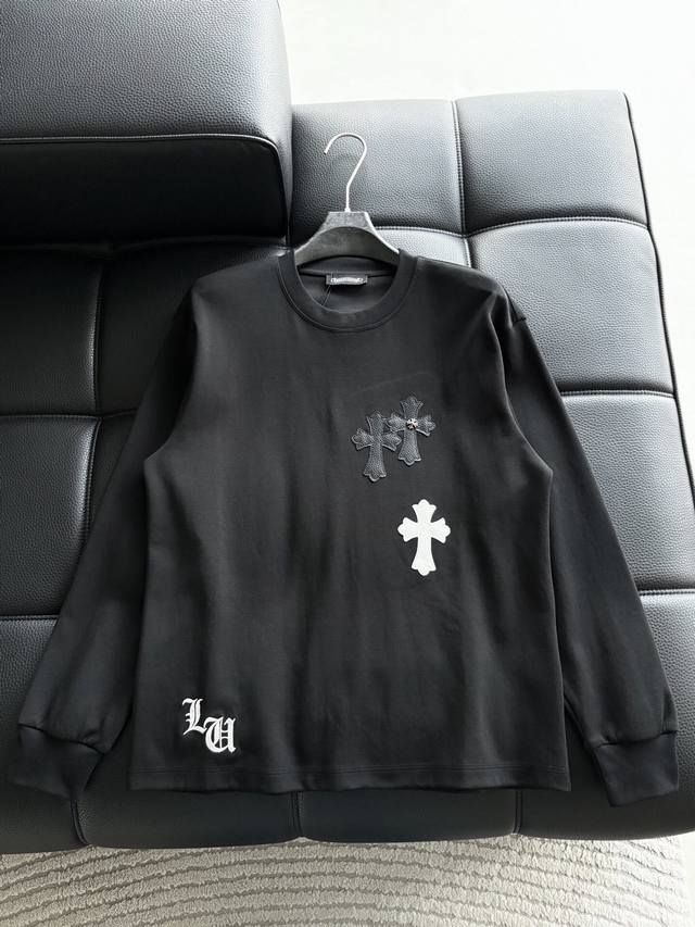 Chrome Hearte 克罗心 Ch Ss新款 十字架马蹄克罗心梵文 立体贴布秀工艺。双面棉双纱汗布面料，同缸定染特种加粗32支双股1X1螺纹。.轻奢主义，