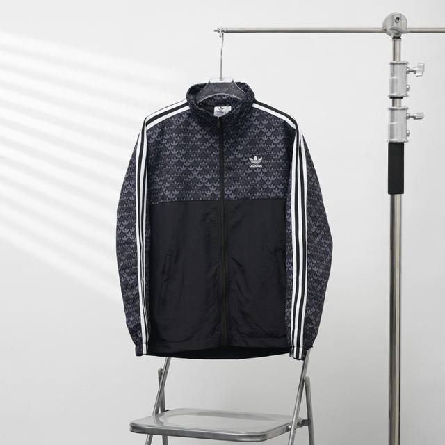 工厂P直供 Adidas丨三叶草2924拼接满印外套 配色：黑色 尺码：S-Xxl