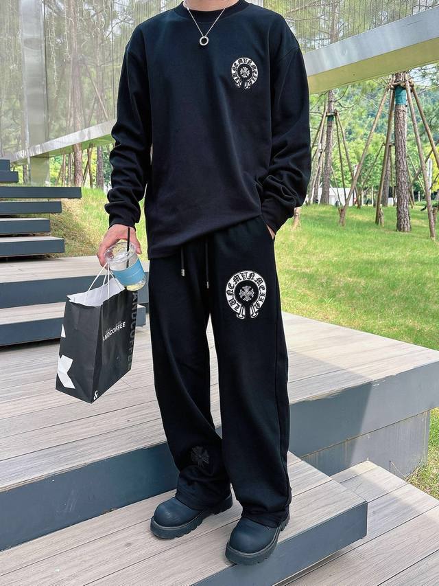 衣服 裤子 Chromehearts 克罗心圆领长袖 追求品质绝对保证质量！使用双面棉面料，纹路清晰可见，质感柔软细腻光滑，定制立体刺绣 拼皮工艺，垂感十足！做