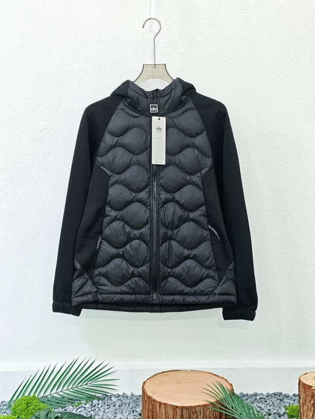 纯原臻品Alo冬季女款摇粒绒拼接白鸭绒立领保暖羽绒服外套！ 出口日单，Alo女士白鸭绒+摇粒绒拼接，宇宙最经典的款！外贸日单，90%优质大朵白鸭绒，保暖效果超级