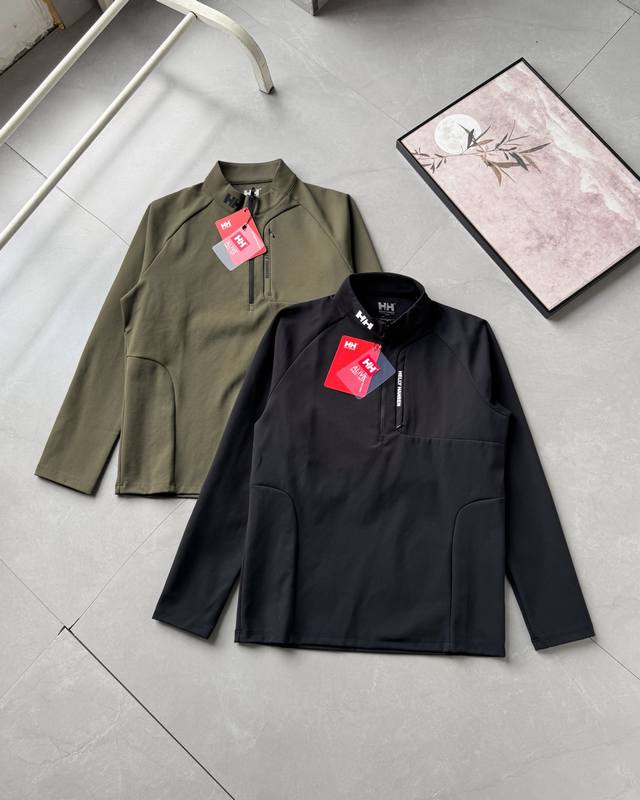 供 ，控 # 海丽汉森2025秋季新款半拉套头圆领长袖！ 两色齐发，高品质面料和独特设计绝对不会让你失望！ 很大气简约的一个款式，真的很好看！ 上身柔适透气，面