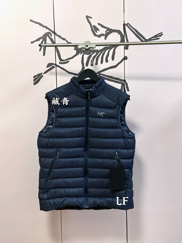 Arcteryx始祖鸟 Cerium Vest 纯色休闲拉链立领鹅绒马甲！区别市场垃圾货，国标90纯鹅绒！不是白鸭绒！欢迎拿样对比！ 整件马甲采用超轻量的面料和