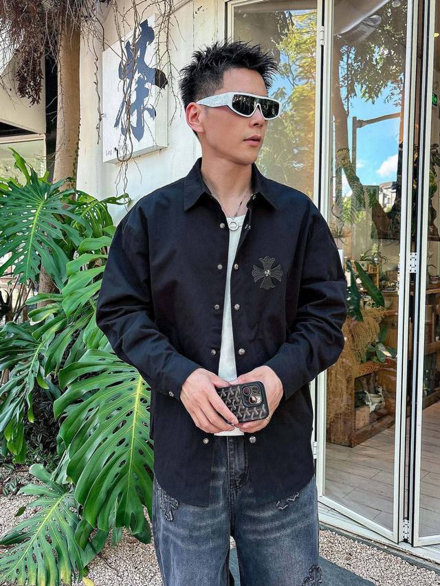 上衣 Chrome Hearts 克罗心 皮十字 拼皮刺绣 衬衫外套 Os版型 男女都可驾驭！面料使用斜纹纱卡全棉面料！纹路清晰流畅，不易起皱，不褪色！ 绣花工