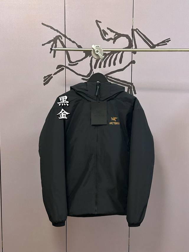 顶级版本 区别市场通货 Arcteryx始祖鸟 新款阿童木 Atom Ar Hoody 刺绣Logo户外耐磨轻量防水防风保暖连帽夹克棉服外套 这款Atom棉服在