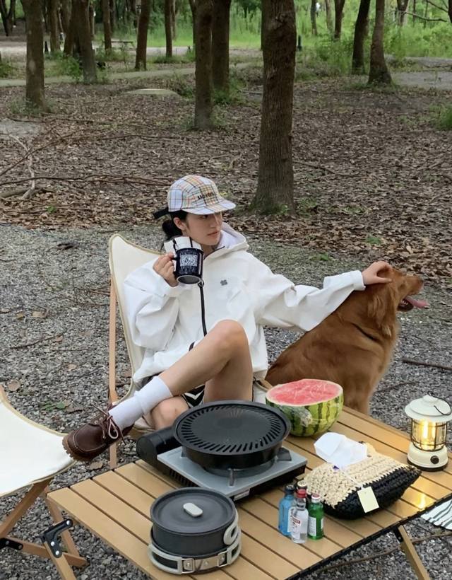 可隆二代 闺蜜装、情侣装、男女同款穿搭！ 可隆Kolon Sport Obli-K 防水防风冲锋衣 产品尺码：Xs S M L Xl Xxl 颜色：黑色、极地白