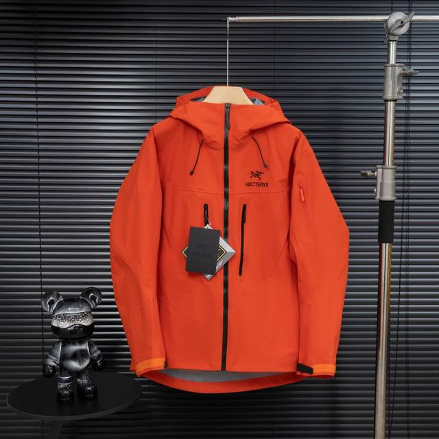 顶级版本Arcteryx始祖鸟 Alpha系列 Sv 第7代 Gore-Tex Pro 刺绣Logo图案休闲运动连帽拉链硬壳冲锋衣滑雪服破晓蓝 货号：X0000