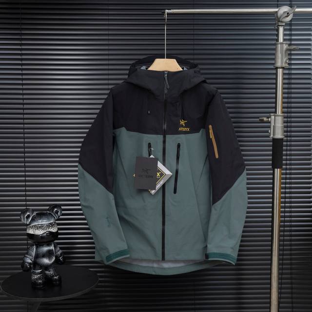 顶级版本Arcteryx始祖鸟 Alpha系列 Sv 第7代 Gore-Tex Pro 刺绣Logo图案休闲运动连帽拉链硬壳冲锋衣滑雪服破晓蓝 货号：X0000