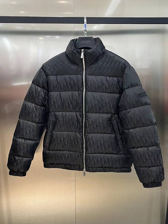 黑色 高版本D**R爆款、选用上乘的面料表现出耀眼、始终保持高级华丽的设计路线，做工精细，象征着法国时装文化的最高精神、专柜版市场最高版本、质量超级好 原版五金