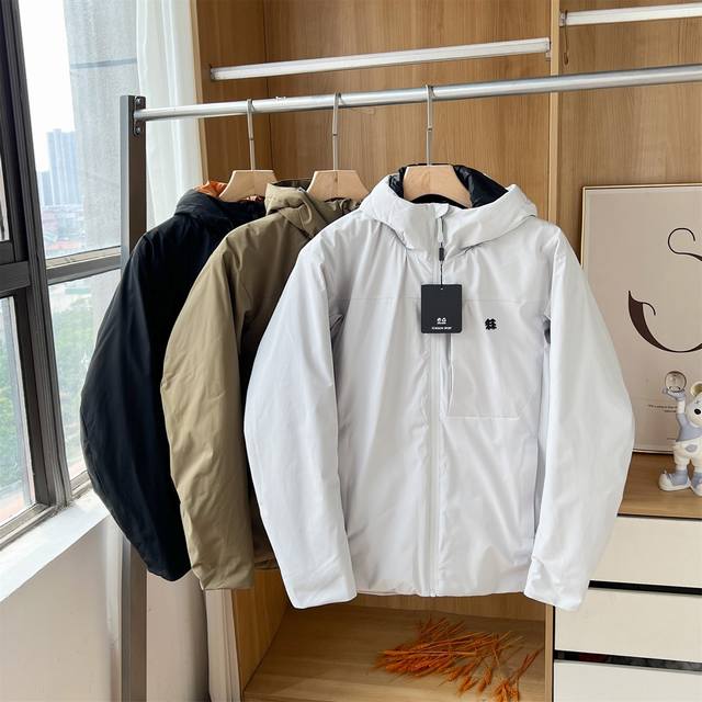 供 控 Kolon Sport可隆冬季新款轻量化外套棉服 新款功能性棉衣，专柜品质 防风防水，超级轻量化质地，版型正 上身效果极佳 挺阔有质感A9989。户外功