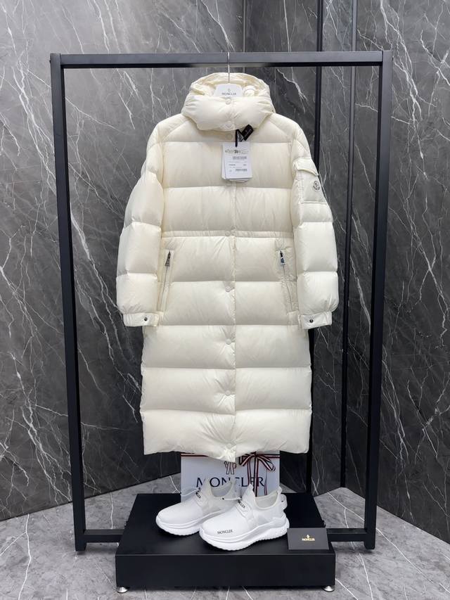 特级羽绒Moncler Cavettaz长款女士羽绒服夹克外套.480克鸭绒填充行走的羽绒被.秒杀一切低端鸭绒干瘪版本.高端专属.献给强迫症的高需求仙女们. C