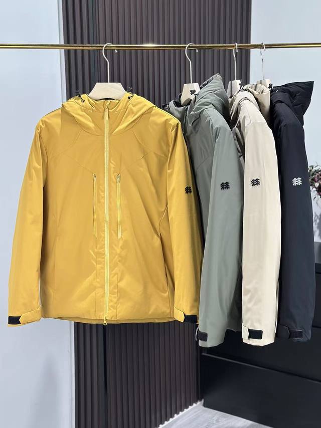 供 控 Kolon Sport 可隆户外情侣款棉衣，柜子在售 0 多色解锁全天候型风格！18888 厌倦了千篇一律的B1299户外装备？这款机能棉衣以多元色彩与