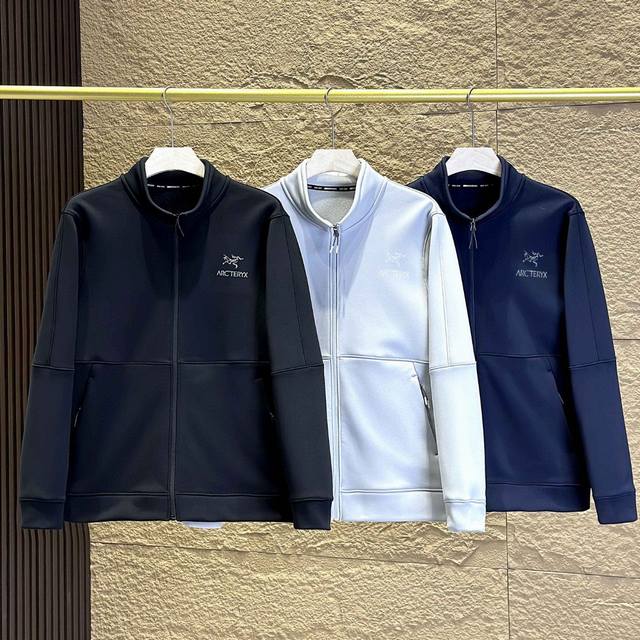 供 控 鸟家加绒外套！面料选用岛国新型针织面料 面料具有张力和B1299回弹性，手感软膜细腻，很Q弹 吸汗快干科技，快速蒸发汗液，透气舒适 抗皱回弹后整技术，抗