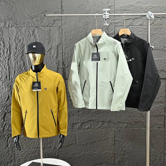 供 控 可隆冬季户外立领保暖面包服短款羽绒服！ 保暖性 颜值并存的一款羽绒服，上身不要太好看！ 这几年风靡世界，一款时装运动兼备的好货。 每一处要求非常严格，对