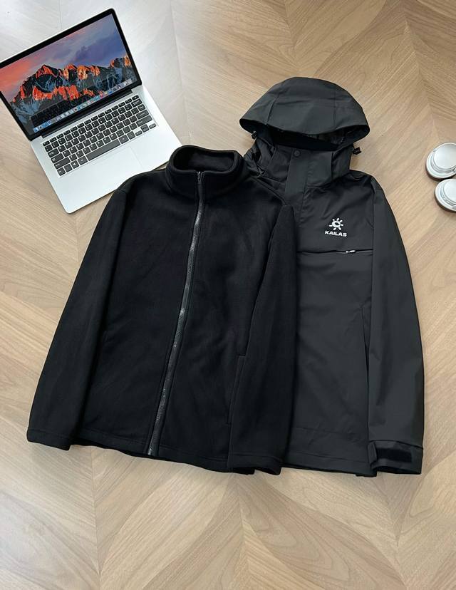 7711# Kailas凯乐石 Mont Gtx防水登山三合一冲锋衣 每座山都有自己的脾气性格每个色彩都有自己的力量，随昼夜更替，色彩在雪山之巅绽放出令人惊叹的