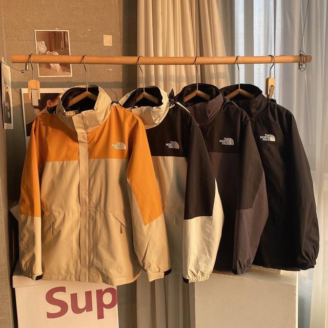 供 控 23秋冬款Thenorthface北面户外冲锋衣三合一内附两排拉链加内衬银狐绒双面绒醉保暖可单穿可Cp结合起来外套情侣男女同款男士经典连帽冬季潮流时尚外