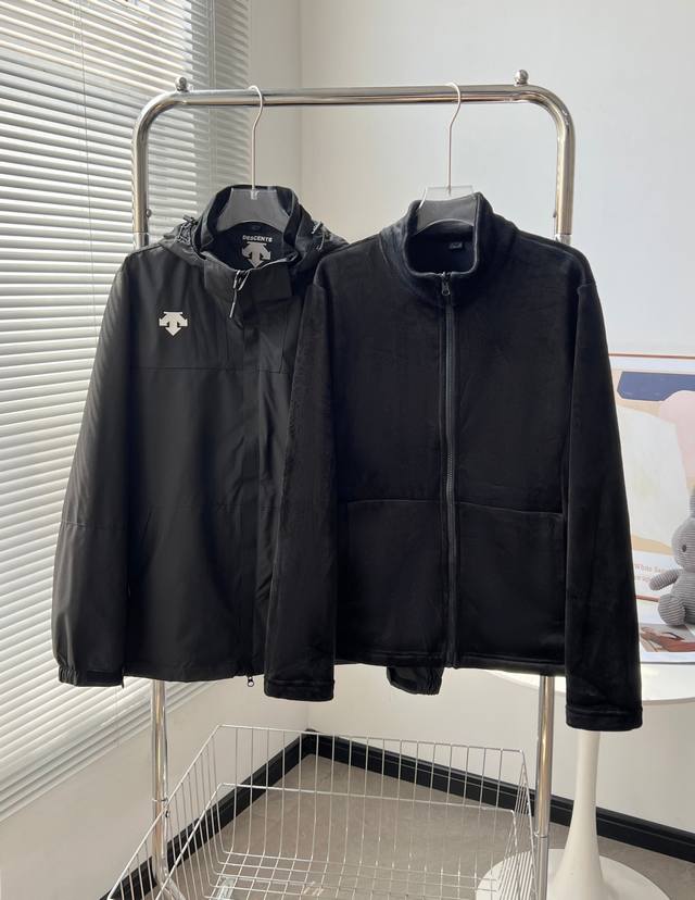 8956# 三合一 银狐绒 高版本主推款 迪桑特三合一冲锋衣 Descente 迪桑特三合一 带内胆 情侣款双色连帽户外运动软壳冲锋衣外套 内胆可拆卸 一衣三穿