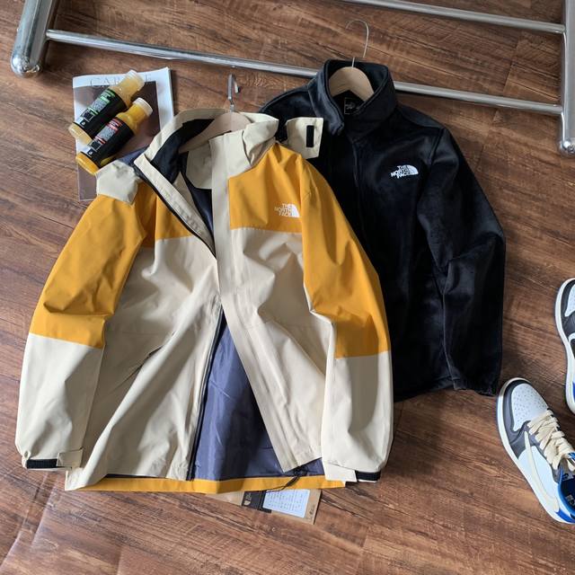 供 控 23秋冬款Thenorthface北面户外冲锋衣三合一内附两排拉链加内衬银狐绒双面绒醉保暖可单穿可Cp结合起来外套情侣男女同款男士经典连帽冬季潮流时尚外