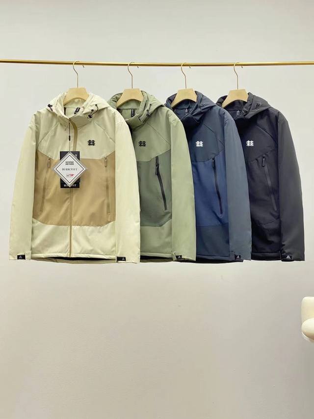 供 控 科隆冬季新款户外情侣款连帽加厚羽绒棉衣外套 连帽设计，帽子可拆卸！超轻保暖，立体剪裁设计风格上身不拘束 性价比相当高，手塞羽绒棉填充，蓬松度好，柔软上身