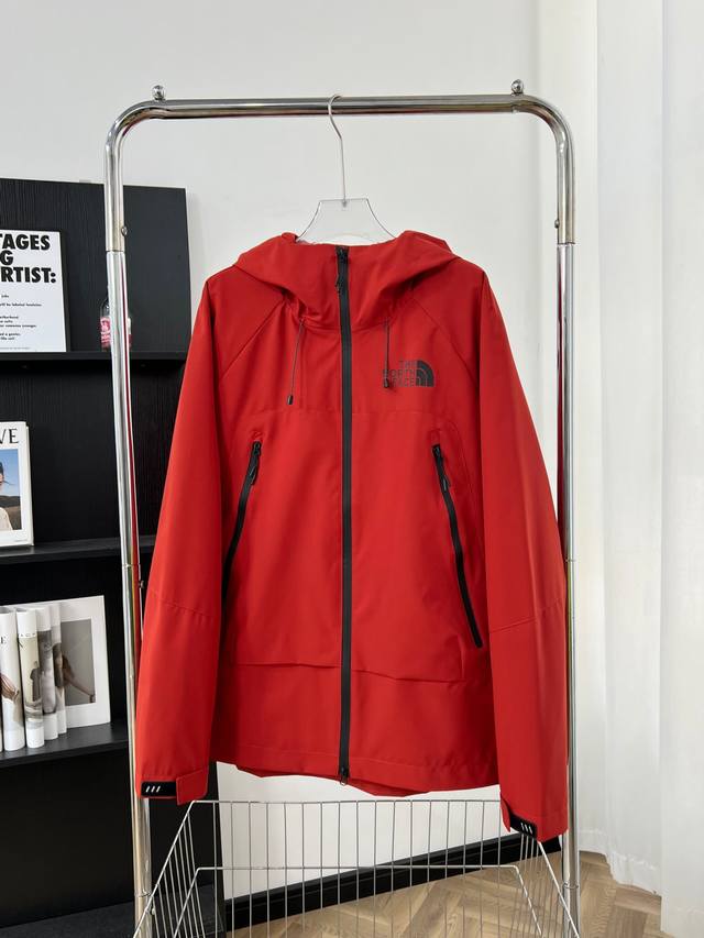 9913# The North Face - 北面家男防风防泼水软壳外套连帽夹克户外休闲连帽冲锋衣 休闲运动 挡风呵护 功能性胸袋 造型感与实用性兼具 Wind