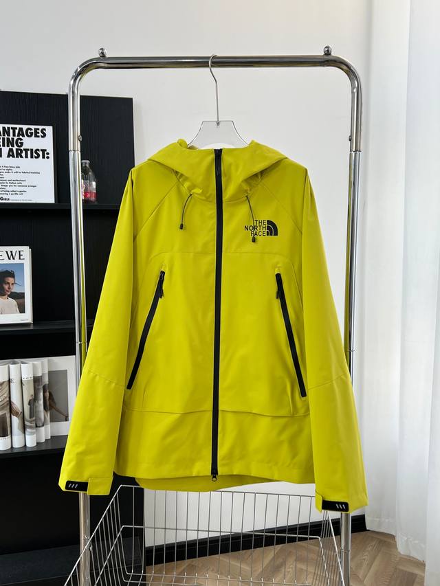 9913# The North Face - 北面家男防风防泼水软壳外套连帽夹克户外休闲连帽冲锋衣 休闲运动 挡风呵护 功能性胸袋 造型感与实用性兼具 Wind