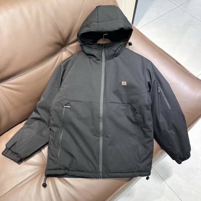 供 控 Kolon Sport可隆冬季新款功能性棉衣，专柜品质 防风防水，版型超级正 上身效果极佳 挺阔有质感 户外功能防水级A9996别 ，细节图均为实拍 ，