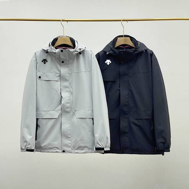供 控 Descente 迪桑特 高品质 Descente 迪桑特抓绒摇粒绒内胆防风防水三合一户外冲锋衣！ 工装拼接内搭摇粒绒三合一冲锋衣为你的户外之旅保驾护航