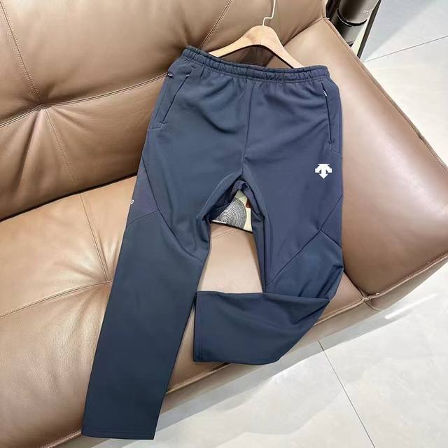 供 控 迪桑特户外长裤 加绒款 黑色 藏青 尺码M到3X 迪家版型 户外休闲A9993加绒长裤，经典360反光标，柜款在售 无标平替，户外轻量化复合自发热保暖绒