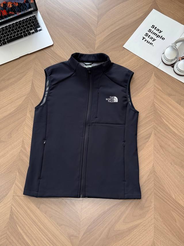 9975# 北面户外运动休闲软壳立领马甲冲锋衣外套 - 最新款秋冬季夹克外套，做工精美，不管是材质还是细节还原度以及工艺制作方面，不惧任何挑战，只为给大家奉献绝