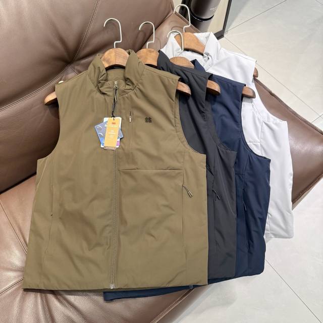 供 控 Kolon Sport可隆专业户外科技面料四级防泼水，新雪丽科技棉轻暖聚热，蓬松耐压，面层悬垂B1405感好高品质好货 立领设计，胸口无缝压胶口袋 ，手