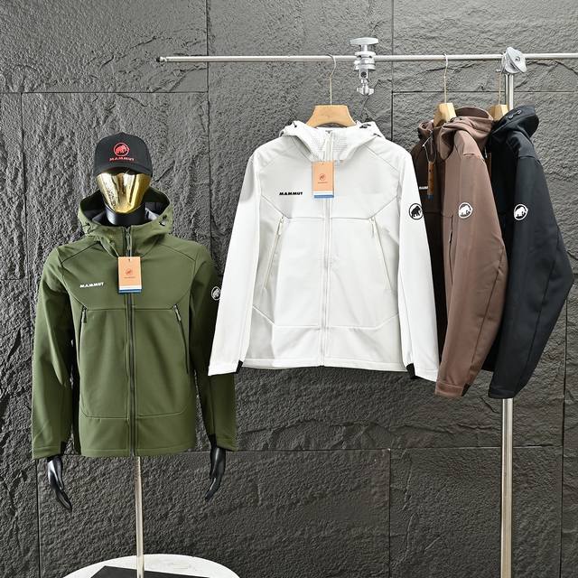 供 控 猛犸象 Mammut秋季新款户外运动防水机能连帽冲锋衣外套 内里都是无缝包边设计！拉链口袋，防水防风！立体裁剪B1311拼接！工艺精湛！提供舒适活动空间