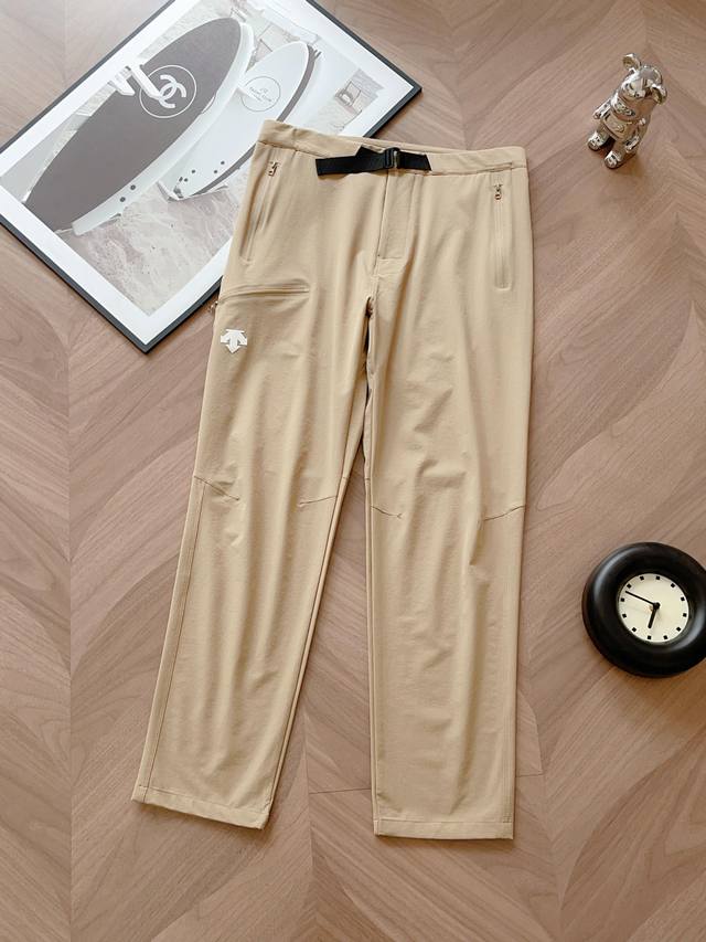 9931# Descente 迪桑特长裤男士户外休闲运动长裤 进口面料！黑科技料子热传导速度是普通面料的5倍以上！ 复古 G网热销款渠道出货！！首先来说一下裤型