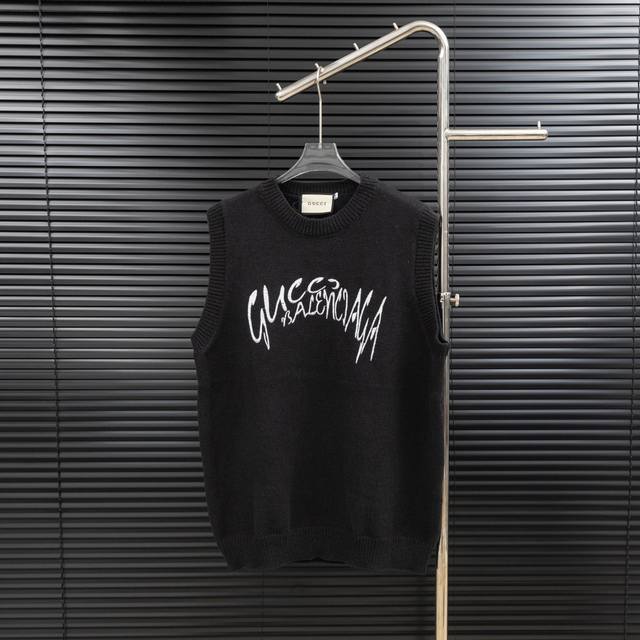 款式：古驰Gucciv领针织羊毛背心 尺码：S-Xxl 面料：羊毛混纺 辅料：全套定制原版辅料 无性别区分 男女同款